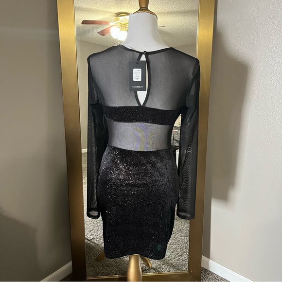 S|O|L|D❌FASHION NOVA Glitter Velvet mesh dress size M - Picture 6 of 6